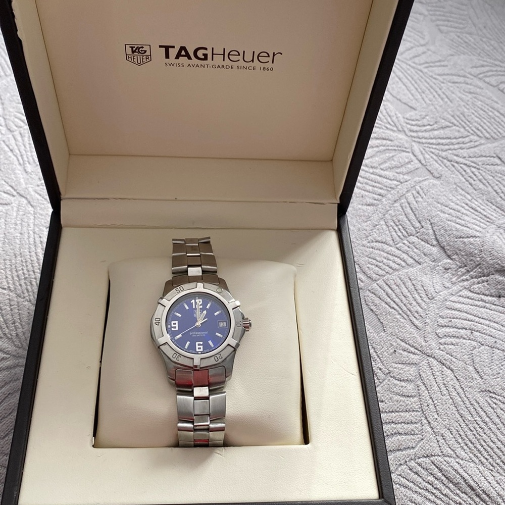 TAG HEUER 200m